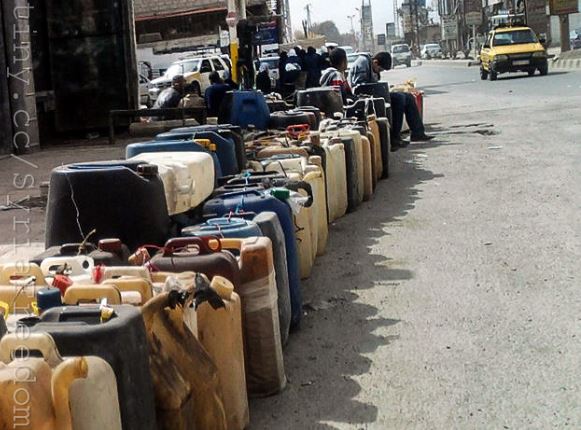 مع تفشي أزمة الوقود في سوريا اقتراح باستيراد مشتقات النفط بـ "الروبل" الروسي!