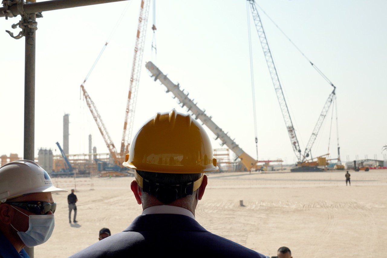 رئيس الوزراء العراقي يدشن أضخم برج لإنتاج الغاز في العراق