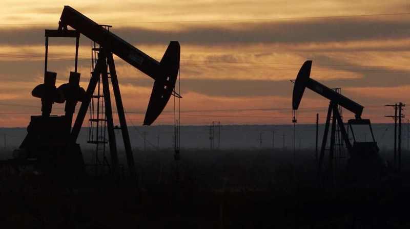 الملك سلمان: سياستنا النفطية تهدف إلى استقرار أسواق النفط وتخدم المنتجين والمستهلكين