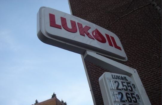 لوك أويل الروسية ترى أنه من الخطأ زيادة خفض إنتاج النفط في الشتاء