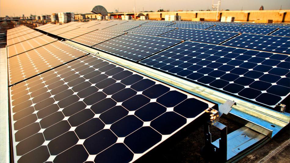 مصادر الطاقة المتجددة تستمر بالنمو عالمياً رغم استمرار هيمنة المصادر الأحفورية