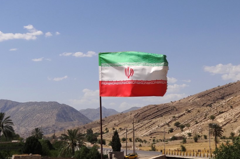 إيران تعلن تحديها للضغوطات الأمريكية وتقول بأنها ستستخدم أي وسيلة لتصدير النفط