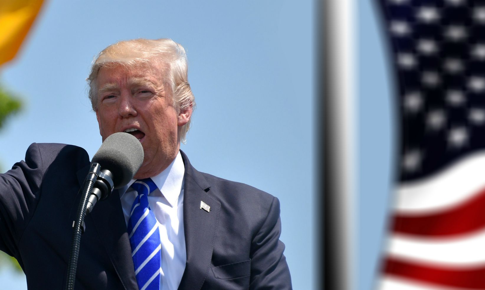 منتجو النفط الأمريكيون يخفضون إنتاج الخام حسب ترامب!