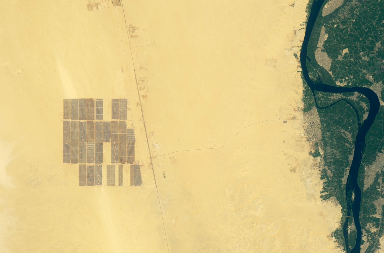 مجمع بنبان في مصر ..من أكبر مجمعات الطاقة الشمسية في العالم