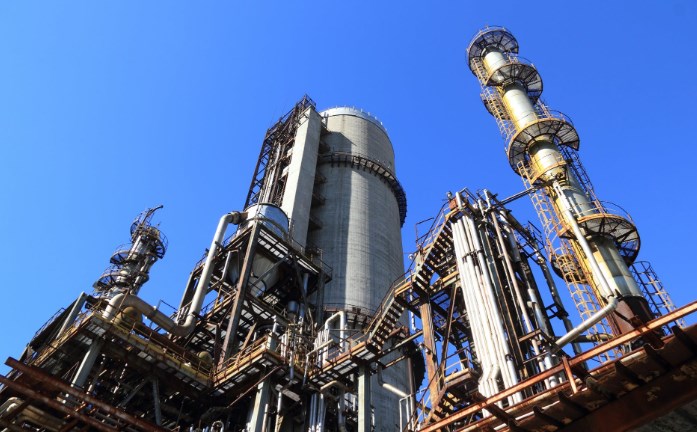 تراجع أسعار النفط بفعل التوترات التجارية التي قد تحد من الطلب