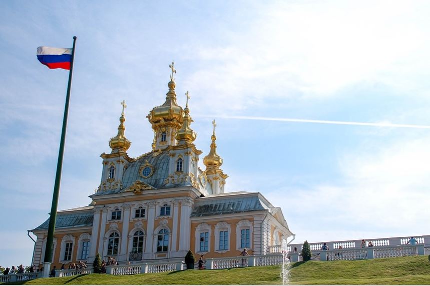 روسيا تدرس استخدام عملات بدائل للدولارفي صفقات الطاقة