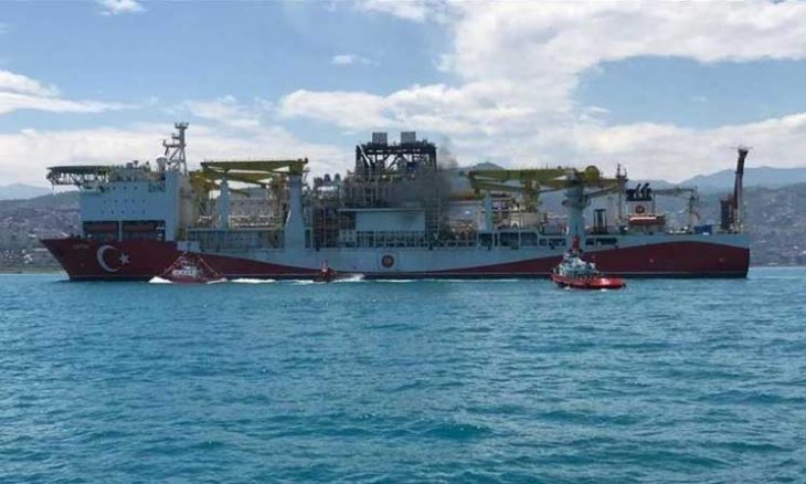 سفينة الفاتح التركية تبدأ أول عملية تنقيب لها في البحر الأسود