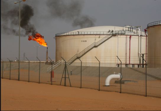 إغلاق أكبر حقل للنفط في ليبيا وتوقعات بانهيار الإنتاج