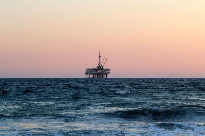 انسحاب شركتين صينية وفرنسية من عقد تطوير حقل فارس الجنوبي للغاز